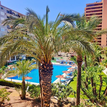 Versailles 2-9 Benidorm Bagian luar foto