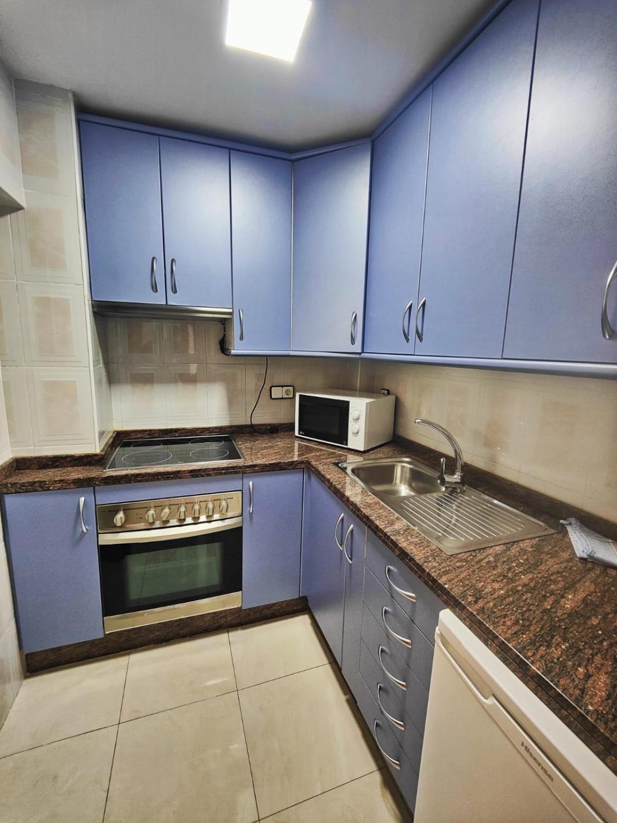 Versailles 2-9 Benidorm Bagian luar foto